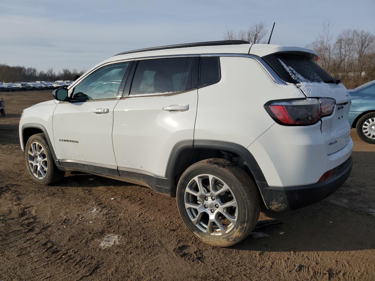 2022 JEEP COMPASS LATITUDE LUX VIN:3C4NJDFB8NT170300