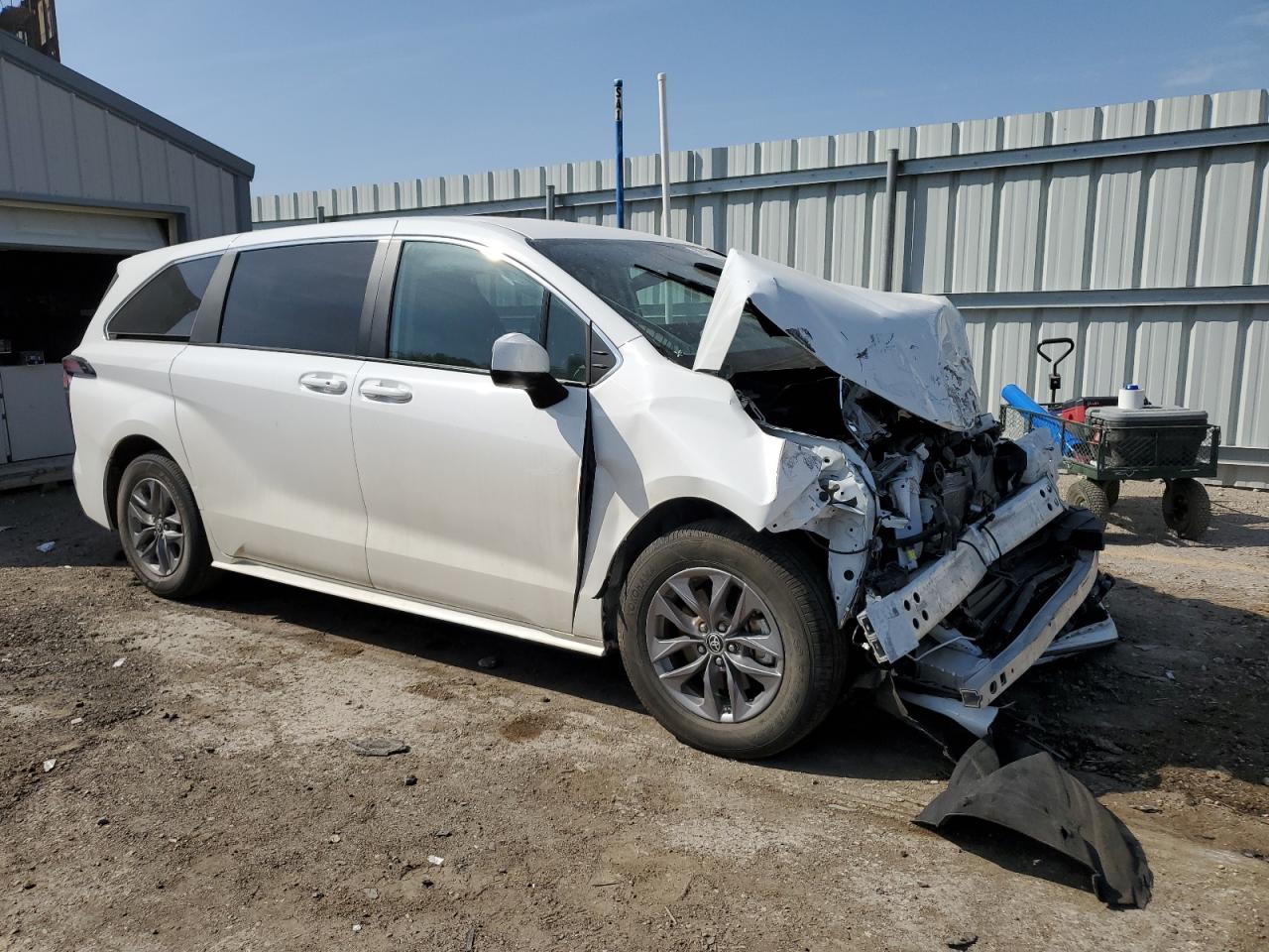 2024 TOYOTA SIENNA LE VIN:5TDKRKECXRS190669