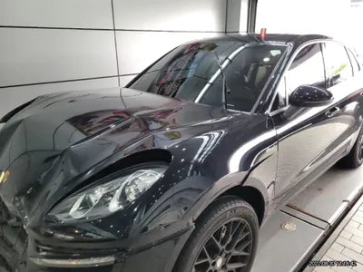 2017 Porsche Macan VIN: