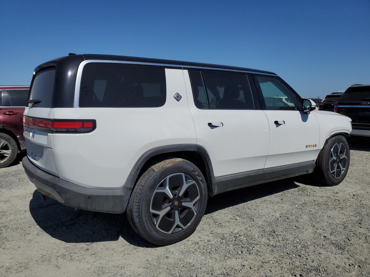 2023 RIVIAN R1S ADVENTURE VIN:7PDSGABA8PN027470