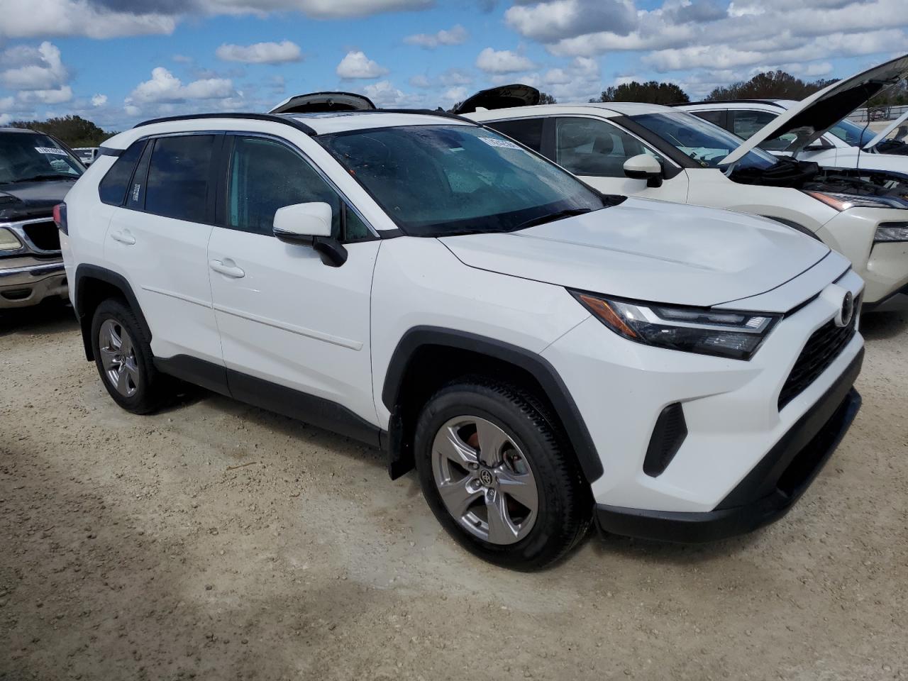 2022 TOYOTA RAV4 XLE VIN:2T3P1RFVXNC313497