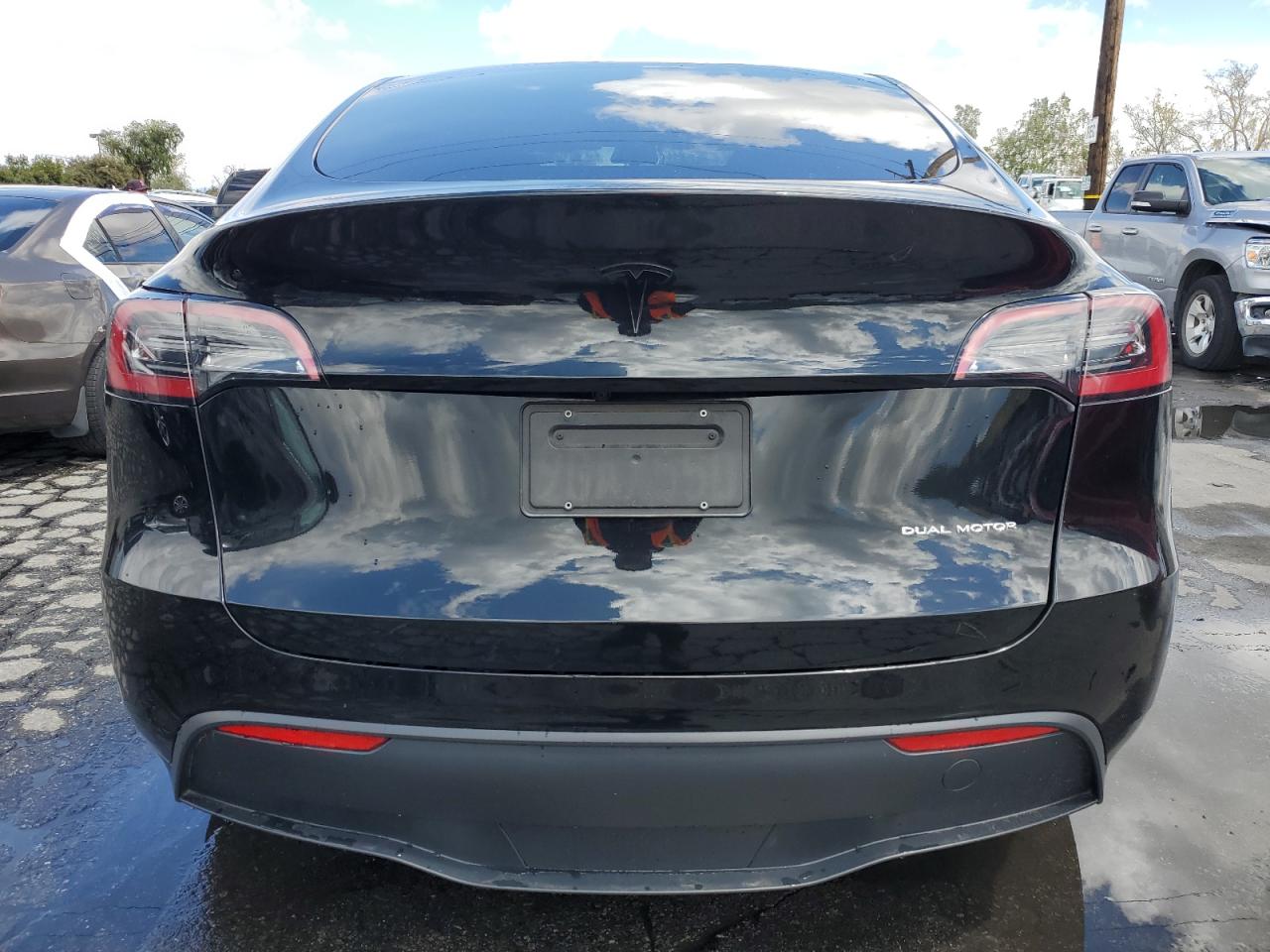 2023 TESLA MODEL Y  VIN:7SAYGAEE2PF750913