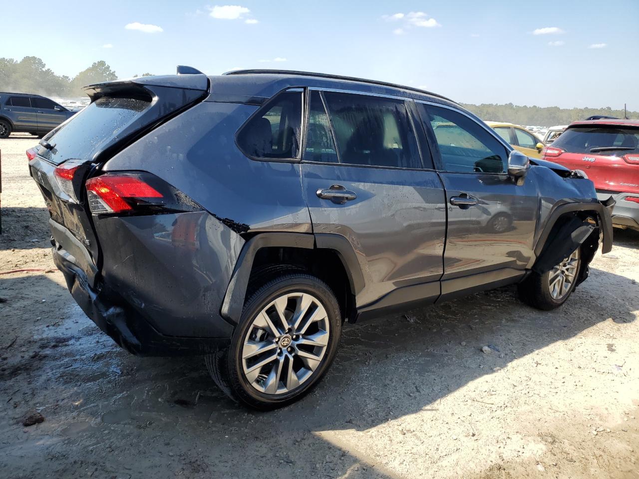 2024 TOYOTA RAV4 XLE PREMIUM VIN:2T3C1RFV2RC254028