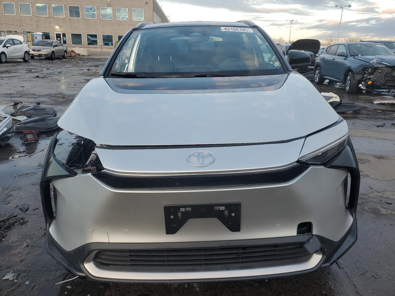 2024 TOYOTA BZ4X XLE VIN:JTMABACA5RA072490