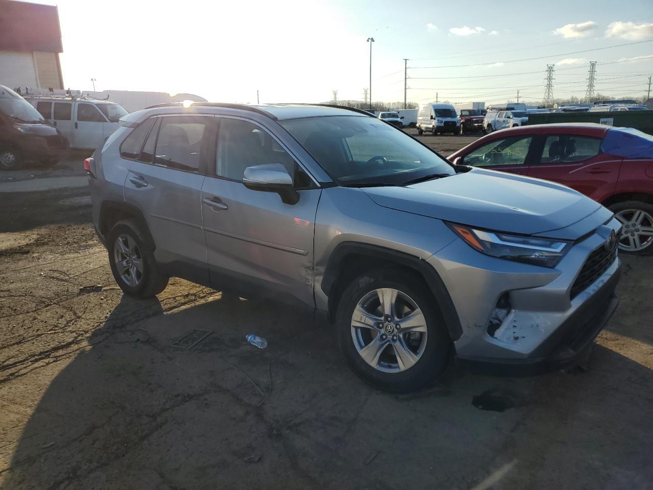 2022 TOYOTA RAV4 XLE VIN:2T3P1RFV4NC284496