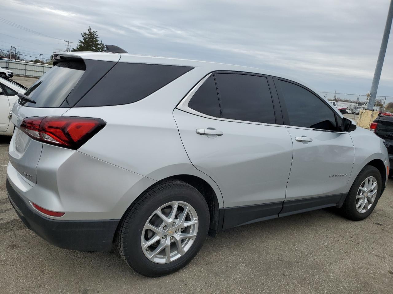 2022 CHEVROLET EQUINOX LT VIN:3GNAXUEV5NL194845