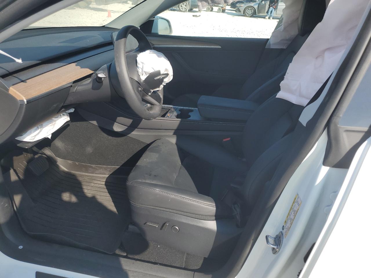 2024 TESLA MODEL Y  VIN:7SAYGDEE1RA279192