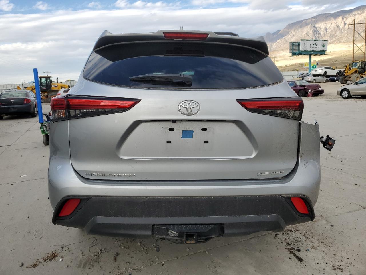 2022 TOYOTA HIGHLANDER XLE VIN:5TDGZRBH1NS176815