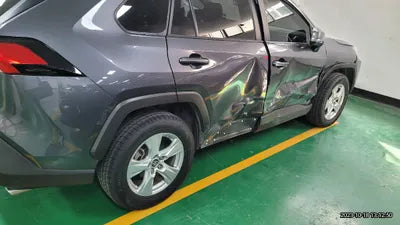 2019 Toyota RAV4 VIN: