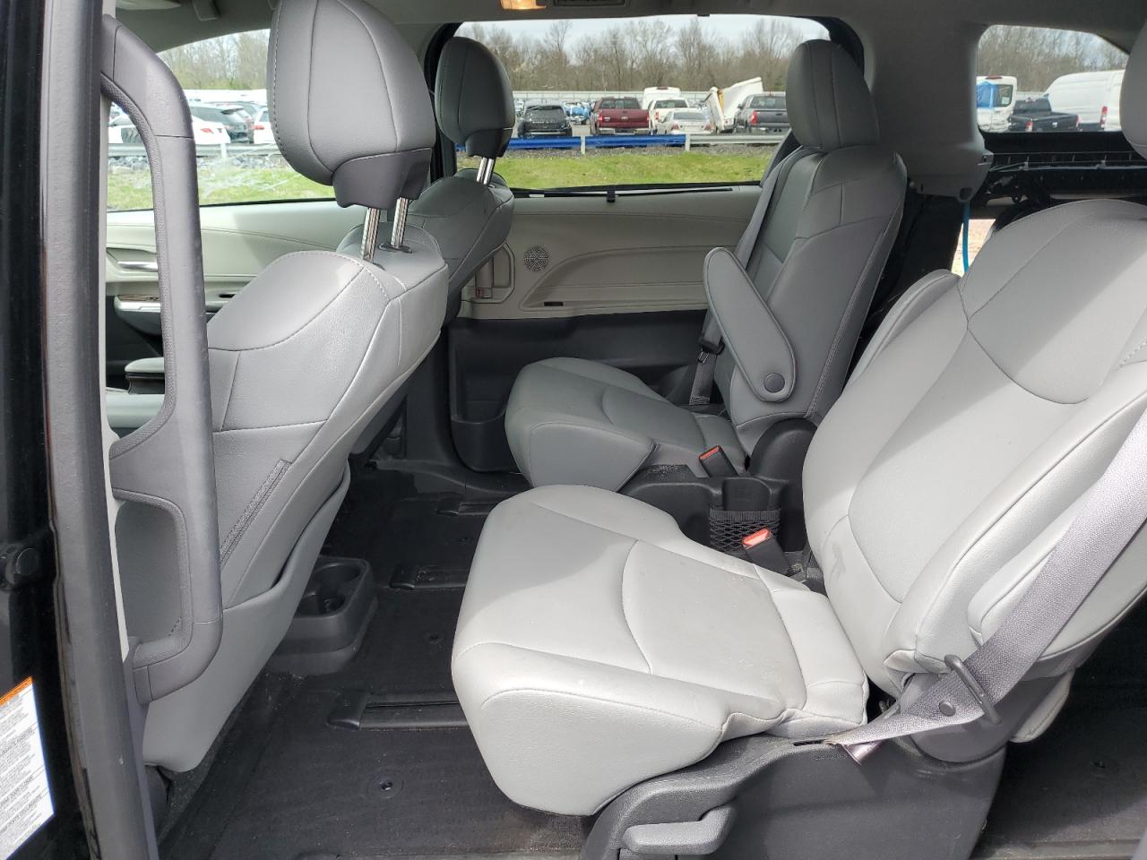 2022 TOYOTA SIENNA XLE VIN:5TDYSKFC2NS057332