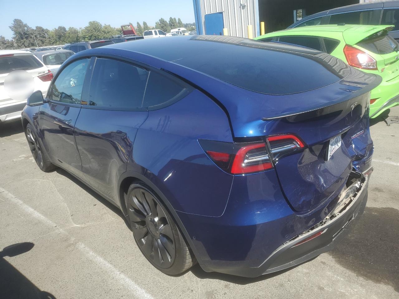 2022 TESLA MODEL Y  VIN:7SAYGDEF5NF564323