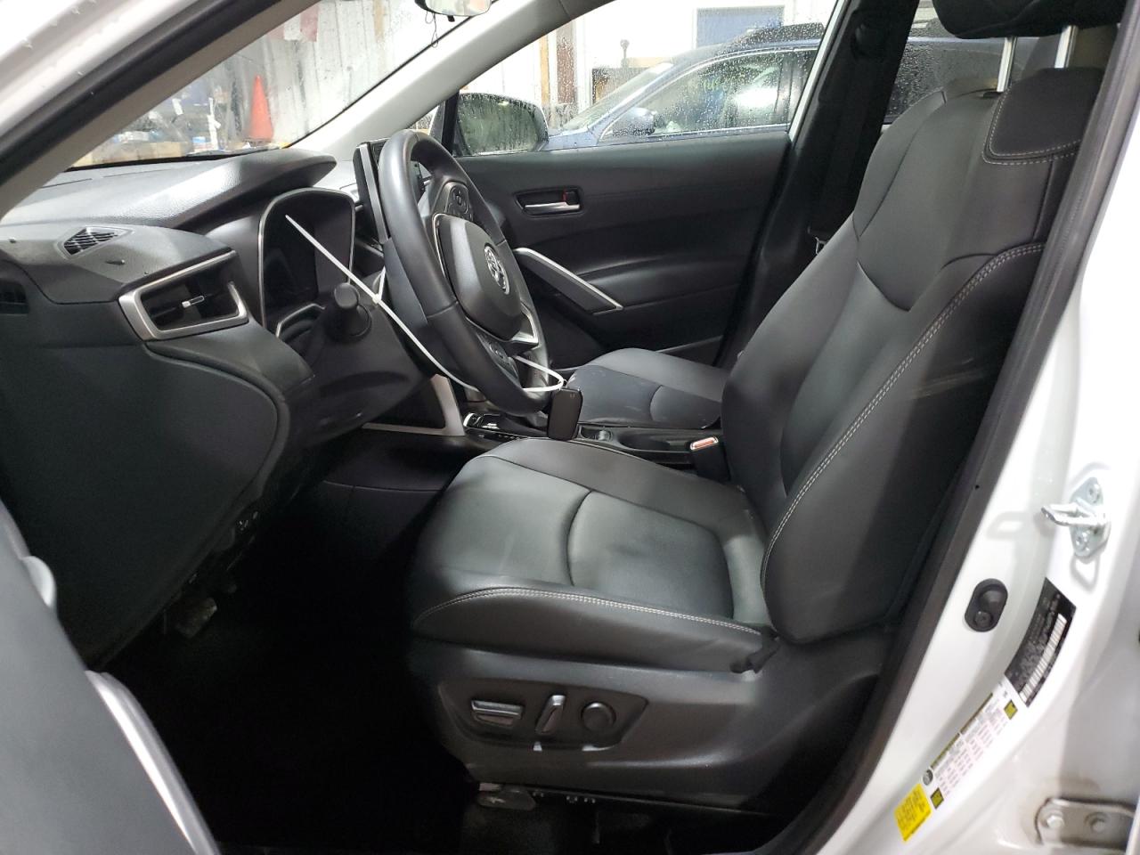 2022 TOYOTA COROLLA CROSS XLE VIN:7MUDAABG6NV038499