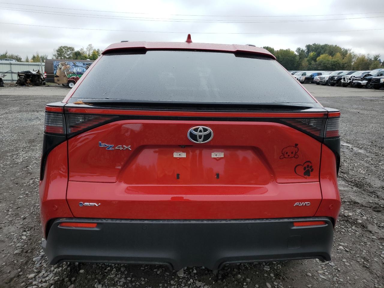 2024 TOYOTA BZ4X XLE VIN:JTMABACA5RA053082