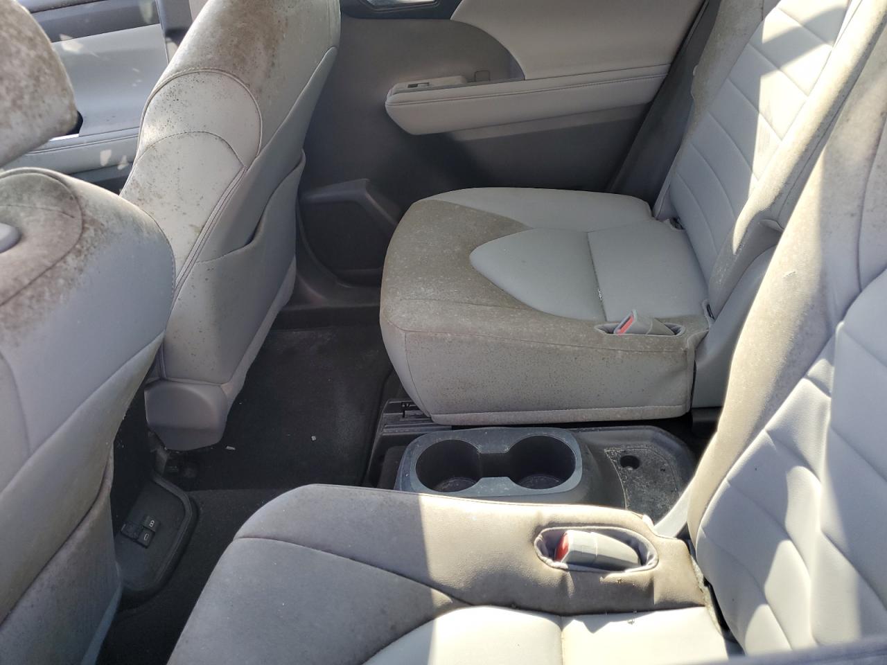 2022 TOYOTA HIGHLANDER XLE VIN:5TDGZRAH3NS126709