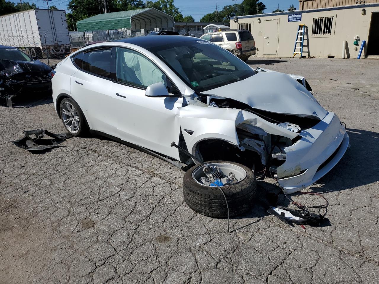 2023 TESLA MODEL Y  VIN:7SAYGDEE2PF807368