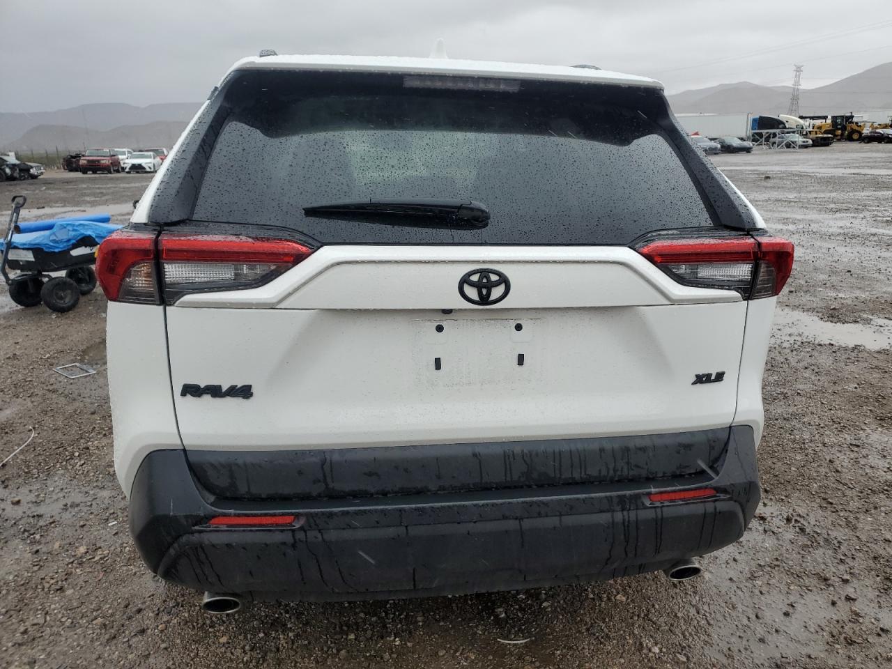 2023 TOYOTA RAV4 XLE VIN:2T3W1RFV0PW266817