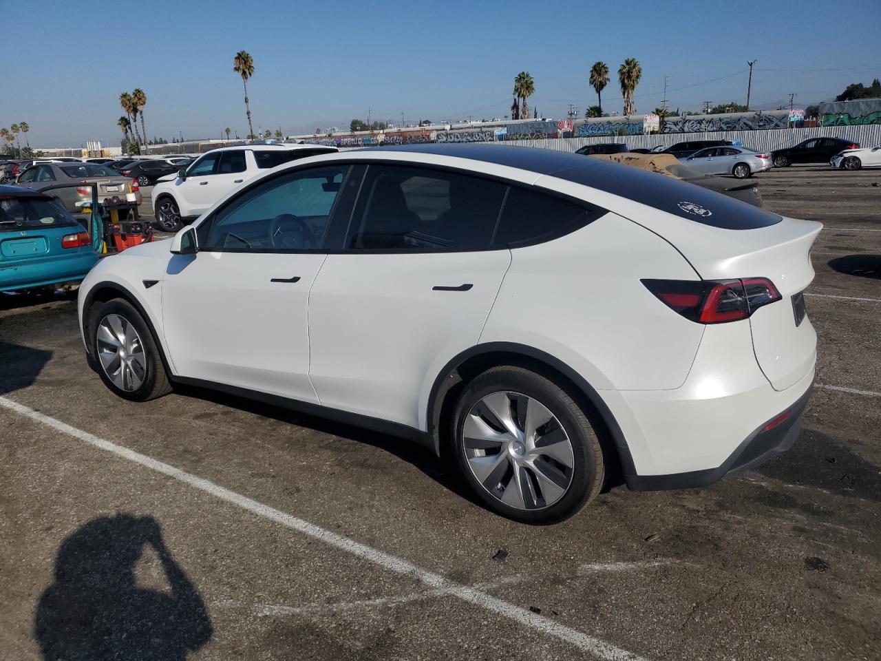 2023 TESLA MODEL Y  VIN:7SAYGDEE7PF765439