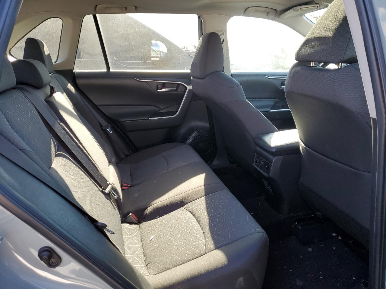 2022 TOYOTA RAV4 XLE VIN:2T3W1RFV8NW190020