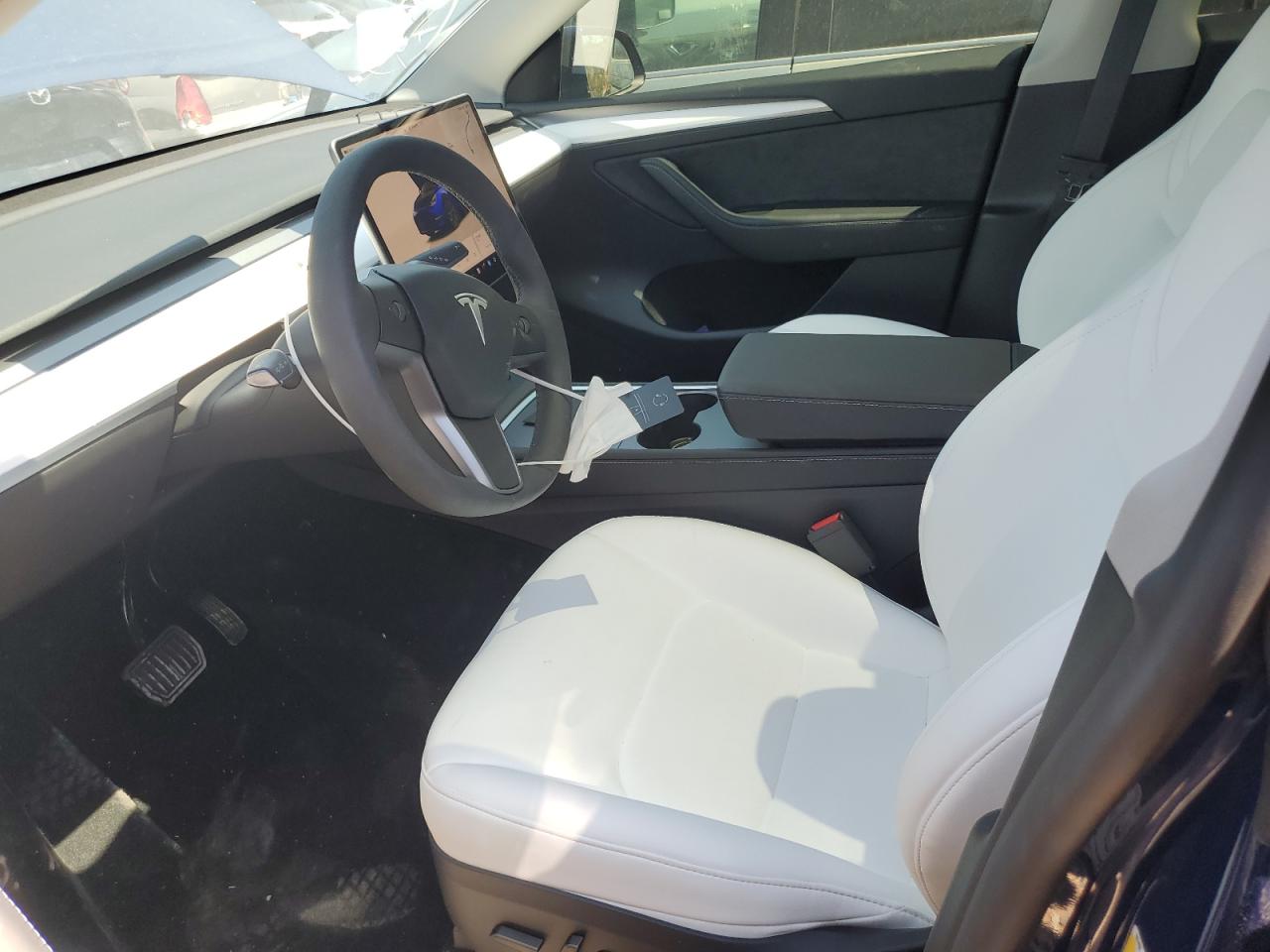 2024 TESLA MODEL Y  VIN:7SAYGDED5RF107452