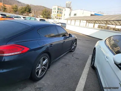 2015 Porsche Panamera VIN: