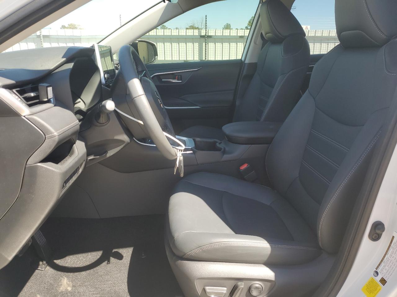 2024 TOYOTA RAV4 XLE PREMIUM VIN:JTMC1RFV7RJ031903