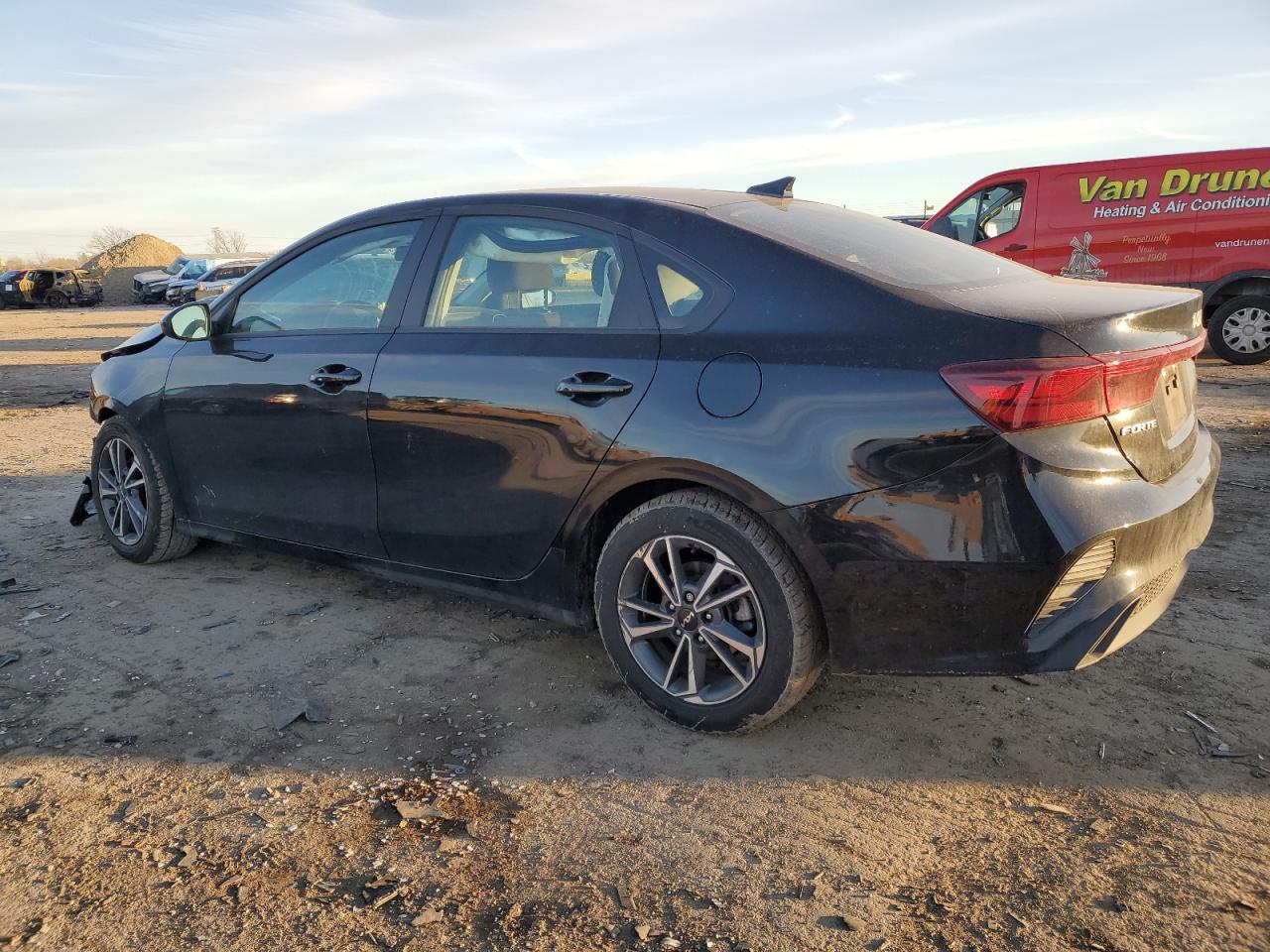 2023 KIA FORTE LX VIN:3KPF24AD4PE573238