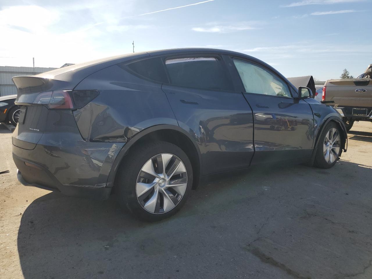 2023 TESLA MODEL Y  VIN:7SAYGDEE3PA211165