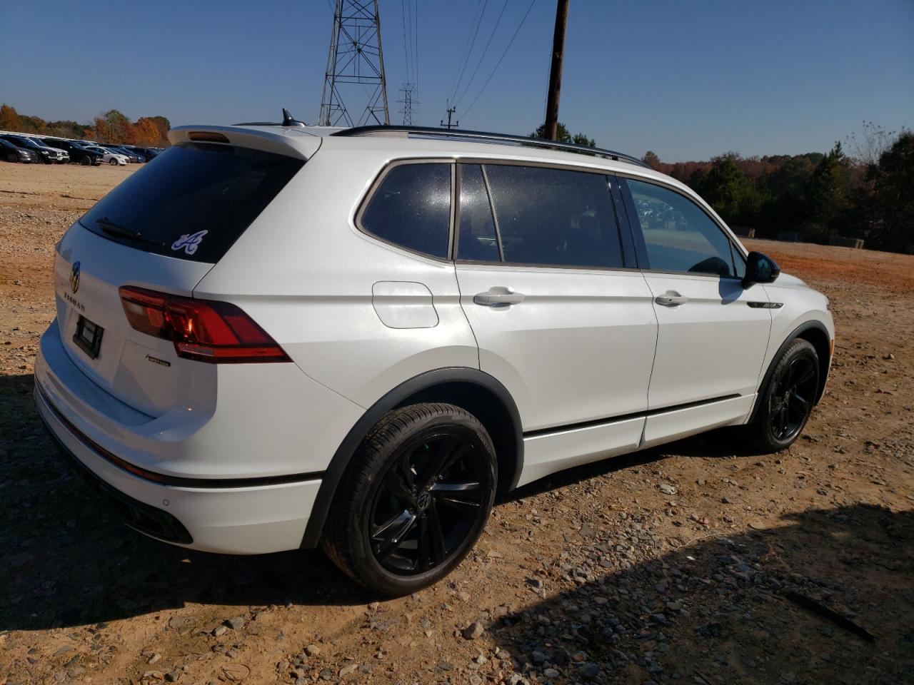2023 VOLKSWAGEN TIGUAN SE R-LINE BLACK VIN:3VV8B7AX7PM018151