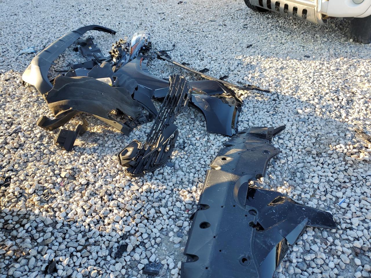 2024 TOYOTA RAV4 XLE PREMIUM VIN:2T3C1RFV5RC276055