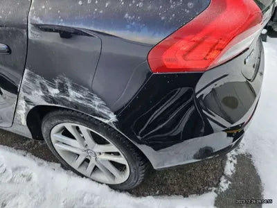 2016 Volvo V40 YV1MVA8KDG2303186 VIN:YV1MVA8KDG2303186