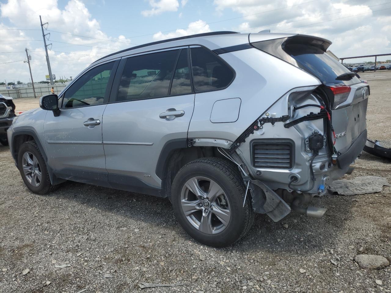 2022 TOYOTA RAV4 XLE VIN:JTMRWRFV1NJ055796