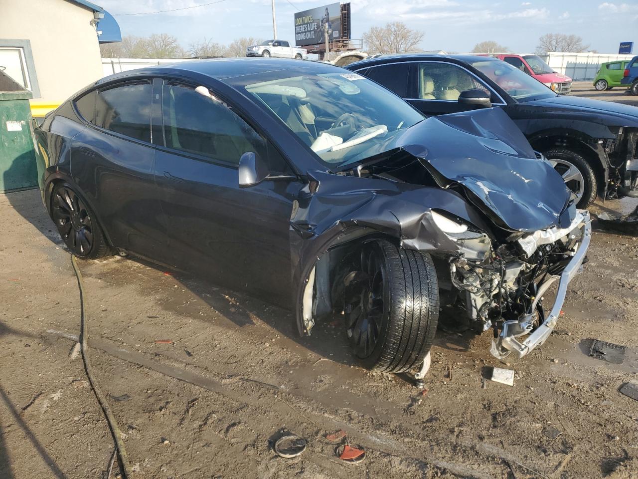 2024 TESLA MODEL Y  VIN:7SAYGDEF8RF034384