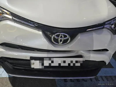 2017 Toyota RAV4 VIN: