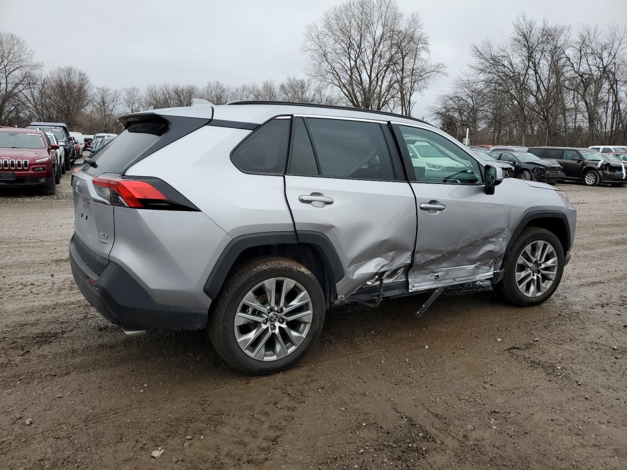 2022 TOYOTA RAV4 XLE PREMIUM VIN:2T3A1RFV4NC317437