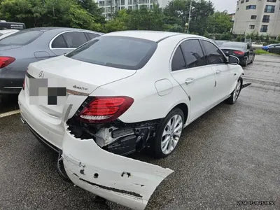 2016 Mercedes-Benz E 220 VIN: