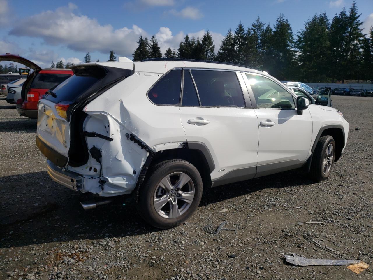2024 TOYOTA RAV4 XLE VIN:JTMRWRFV8RD224765