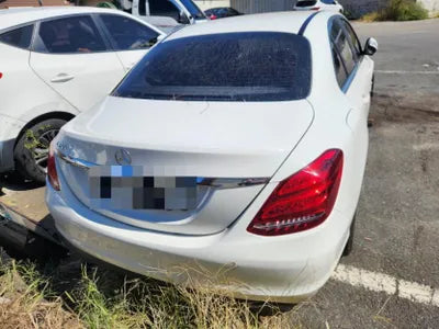 2015 Mercedes-Benz C 200 VIN: