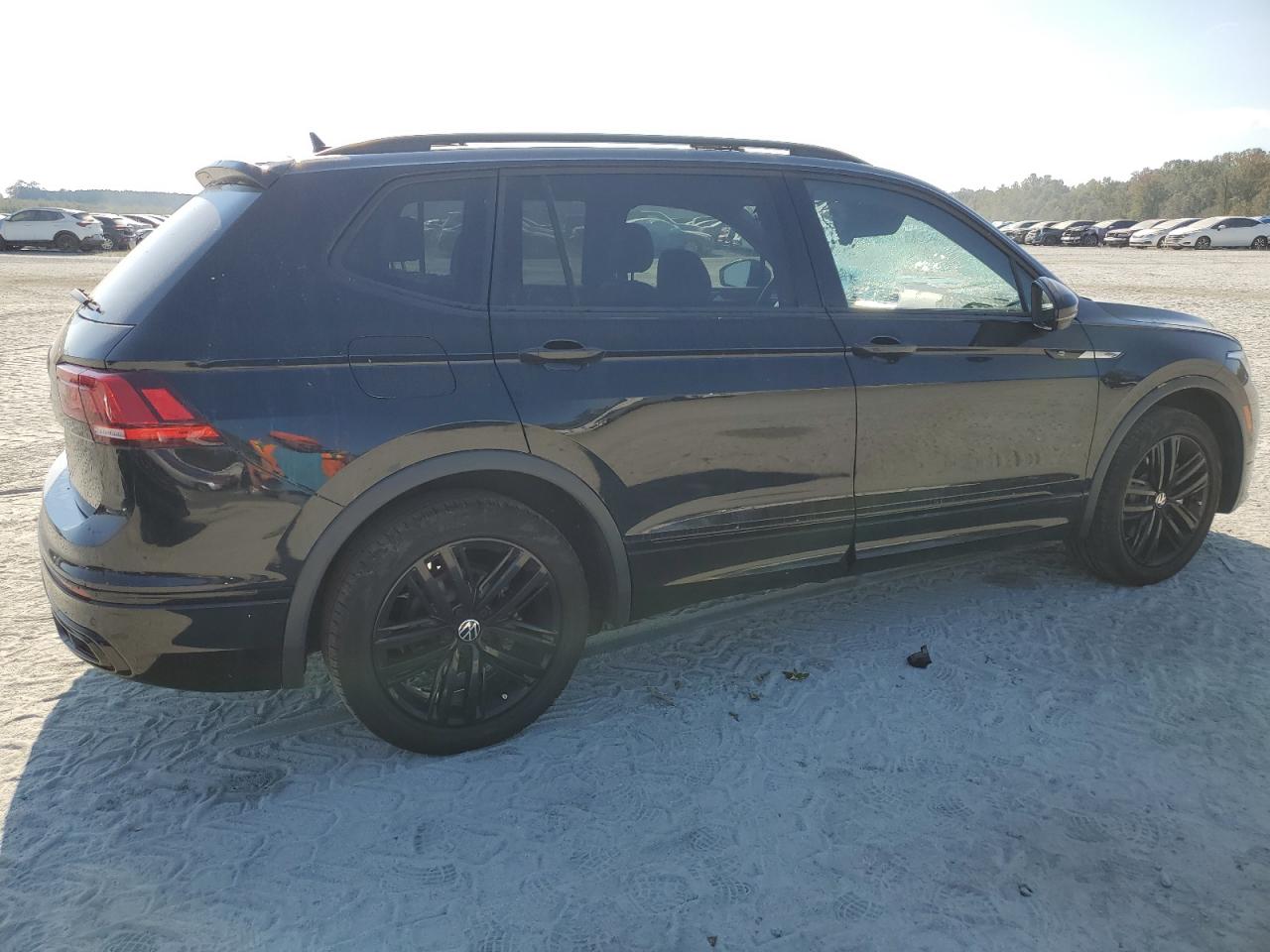 2022 VOLKSWAGEN TIGUAN SE R-LINE BLACK VIN:3VVCB7AX7NM047415