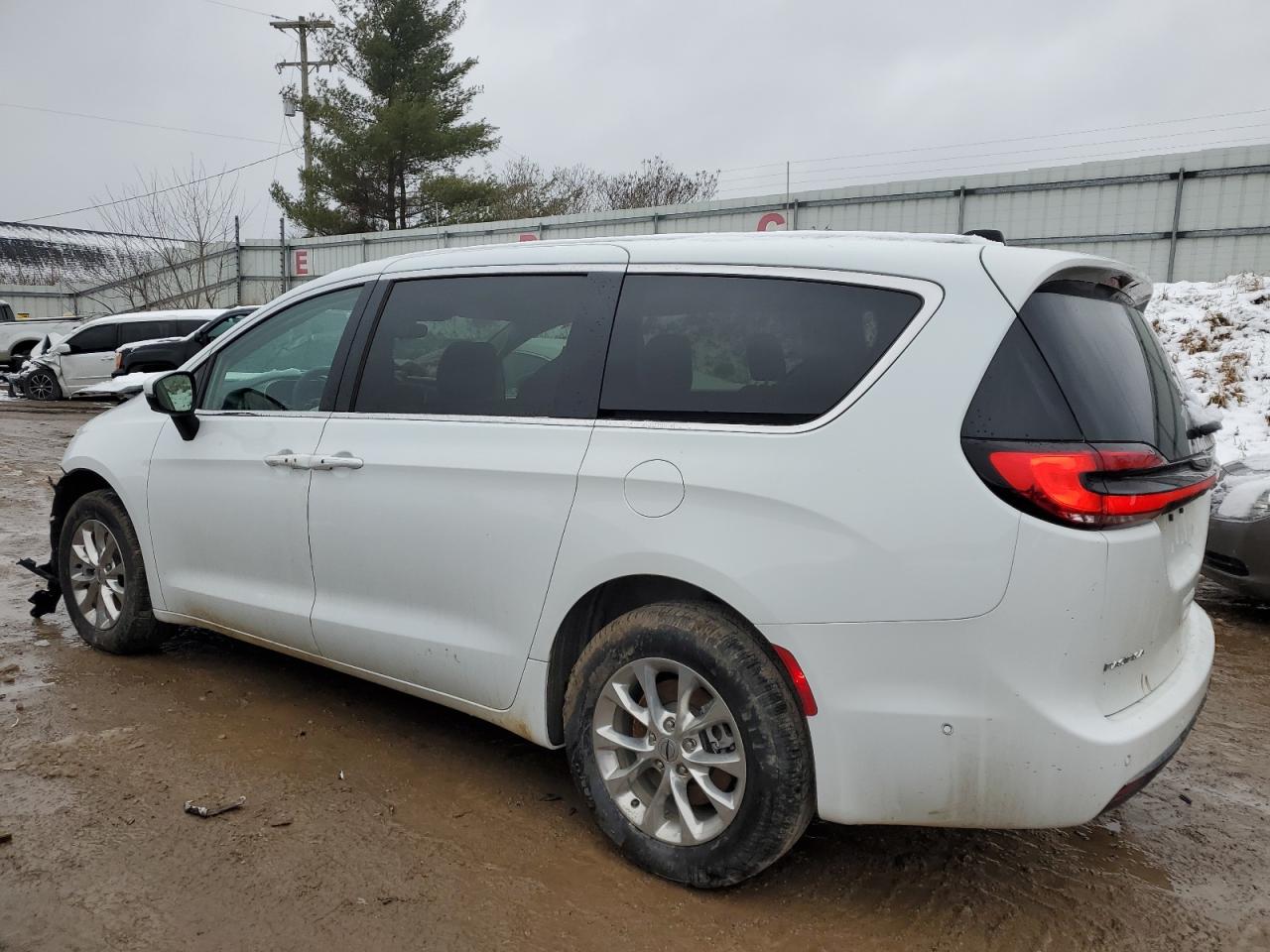 2023 CHRYSLER PACIFICA TOURING L VIN:19UDE4H64PA001032