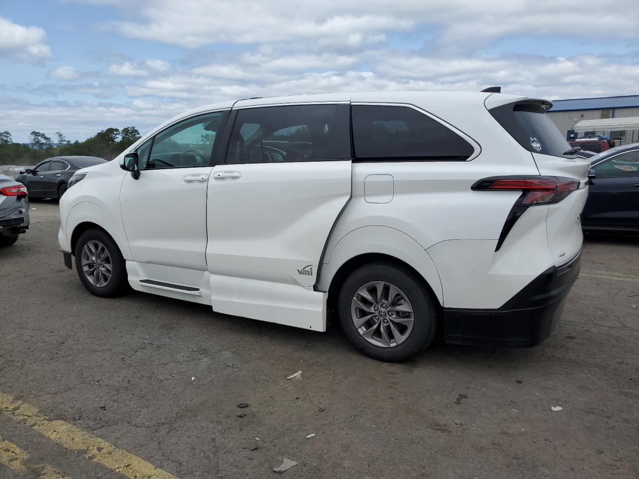 2022 TOYOTA SIENNA LE VIN:5TDKSKFC3NS060116