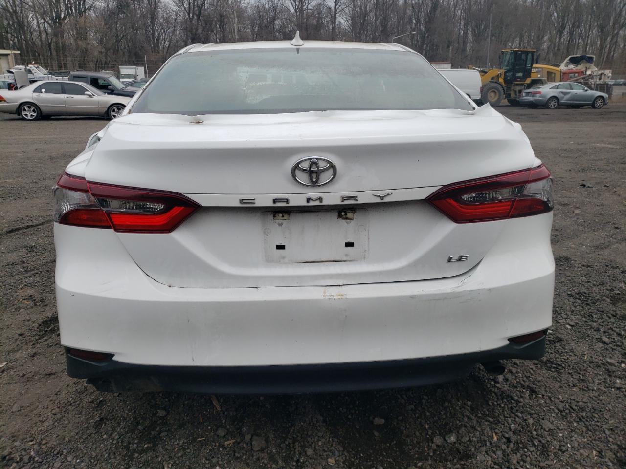 2022 TOYOTA CAMRY LE VIN:4T1C11AK7NU635728