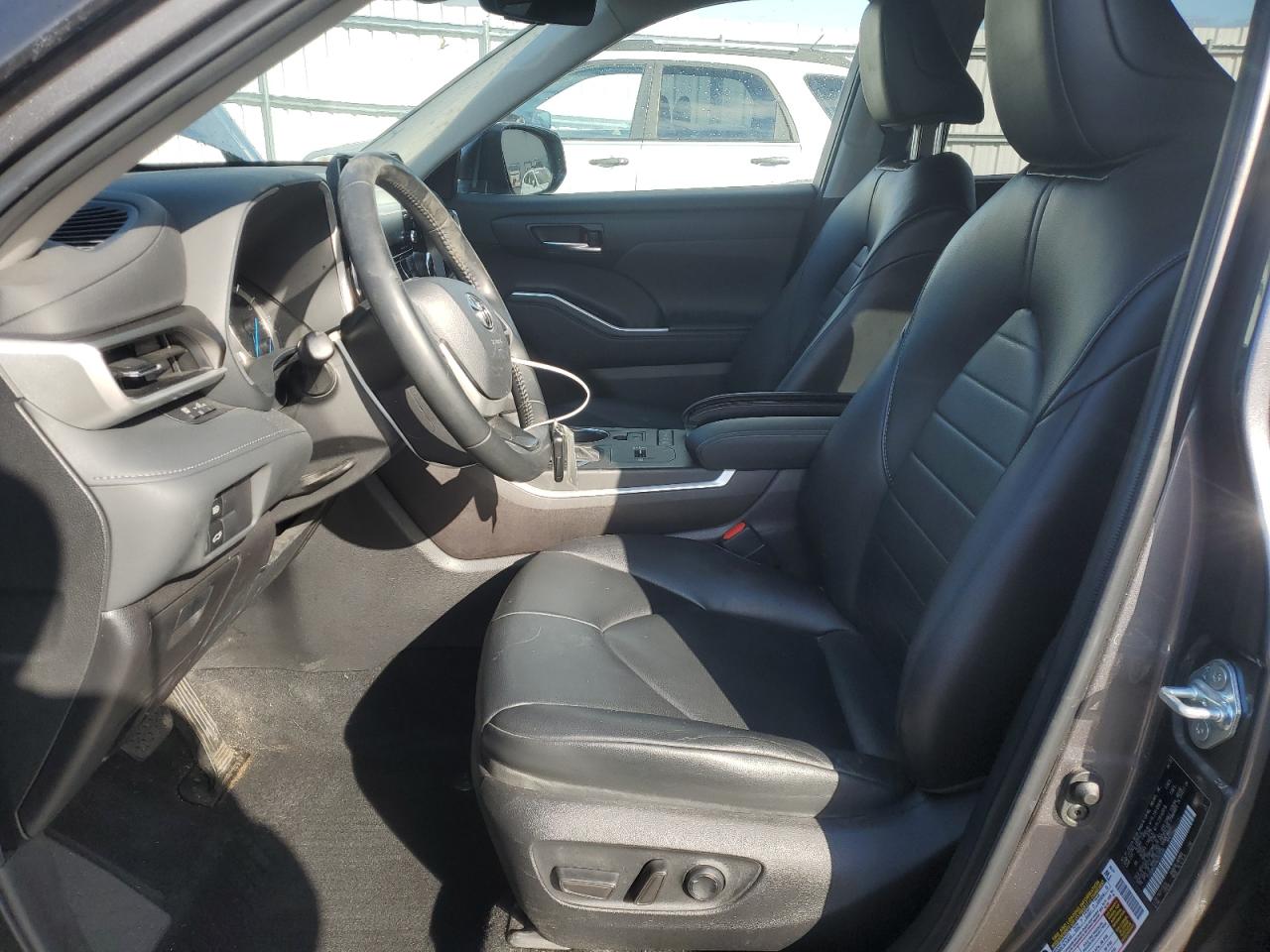 2022 TOYOTA HIGHLANDER HYBRID XLE VIN:5TDGBRCH0NS555520