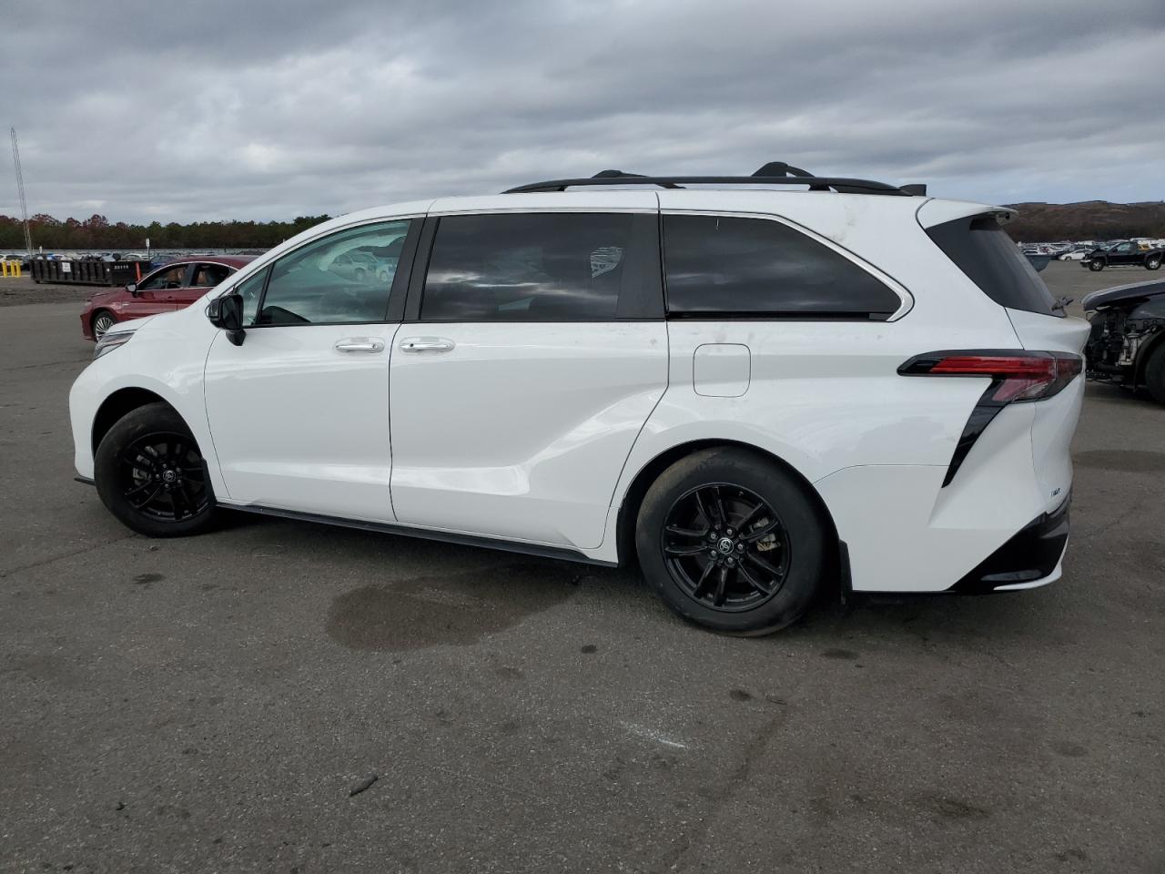2022 TOYOTA SIENNA XSE VIN:5TDDSKFC7NS052495