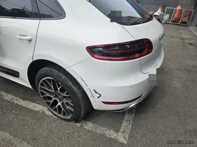 2016 Porsche Macan VIN: