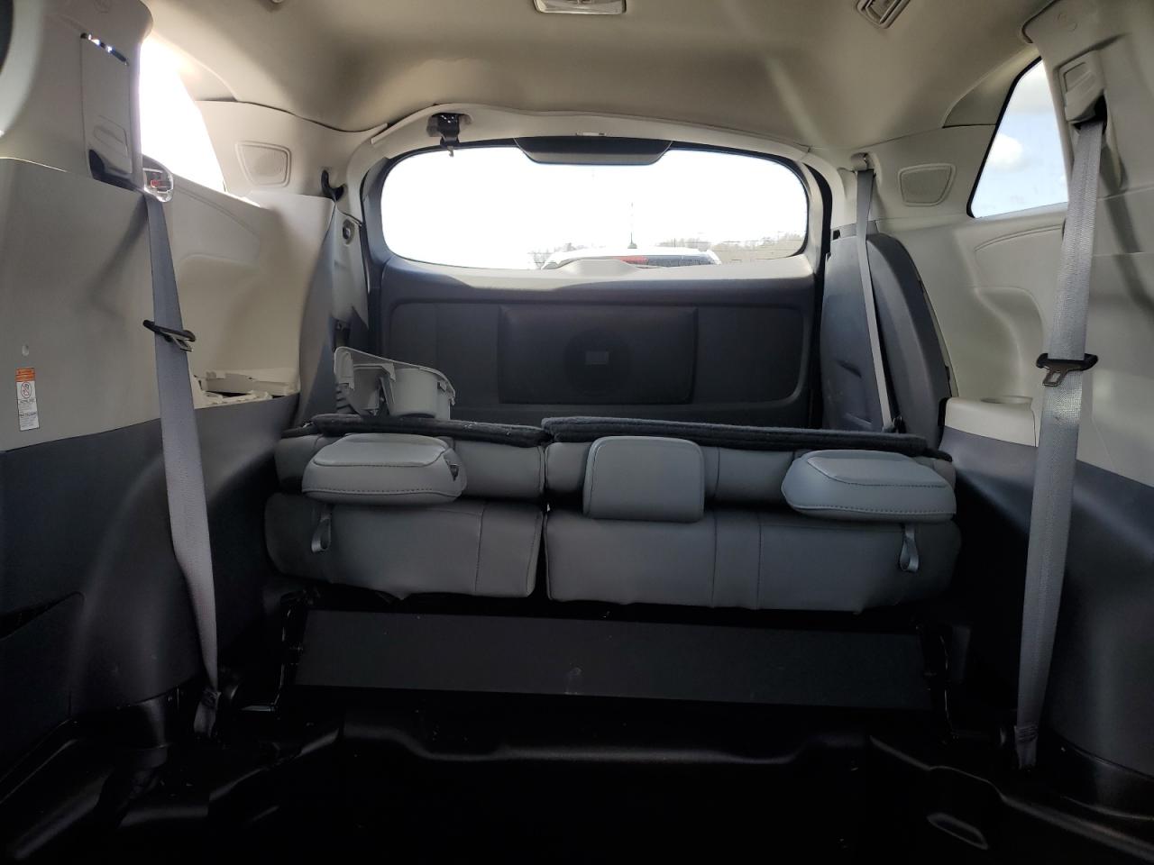 2022 TOYOTA SIENNA XLE VIN:5TDJRKEC5NS076312