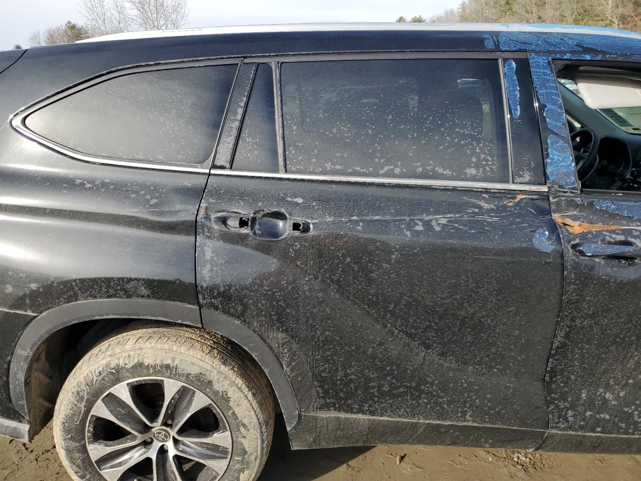 2022 TOYOTA HIGHLANDER XLE VIN:5TDGZRAH3NS111837