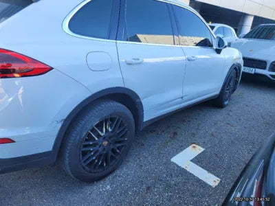 2015 Porsche Cayenne VIN: