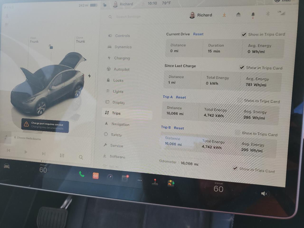 2023 TESLA MODEL Y  VIN:7SAYGDEE0PF880903