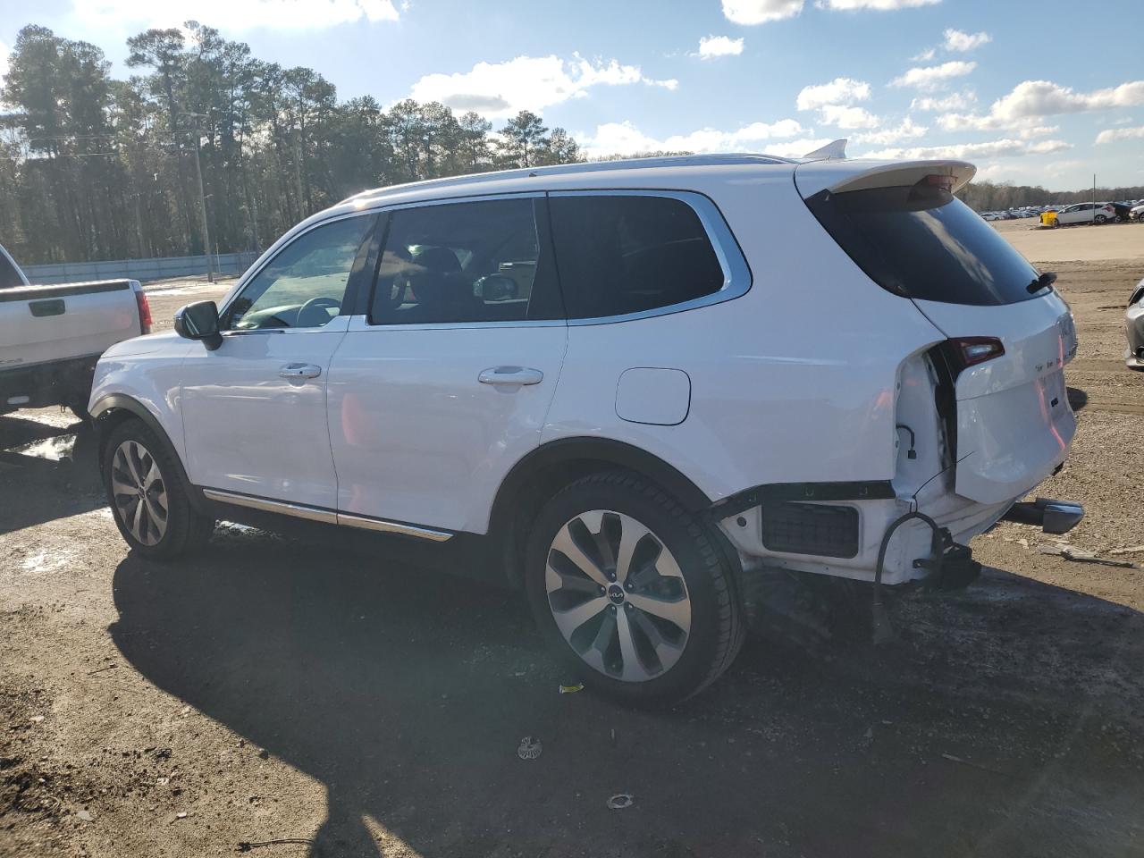 2022 KIA TELLURIDE EX VIN:5XYP34HC4NG231108