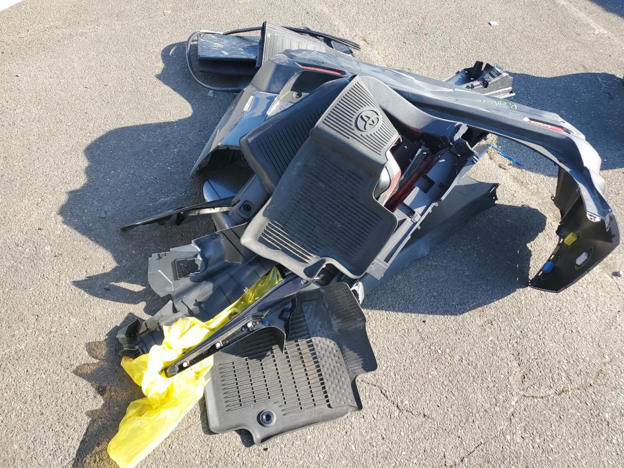 2022 TOYOTA RAV4 XLE VIN:2T3P1RFV8NC319881